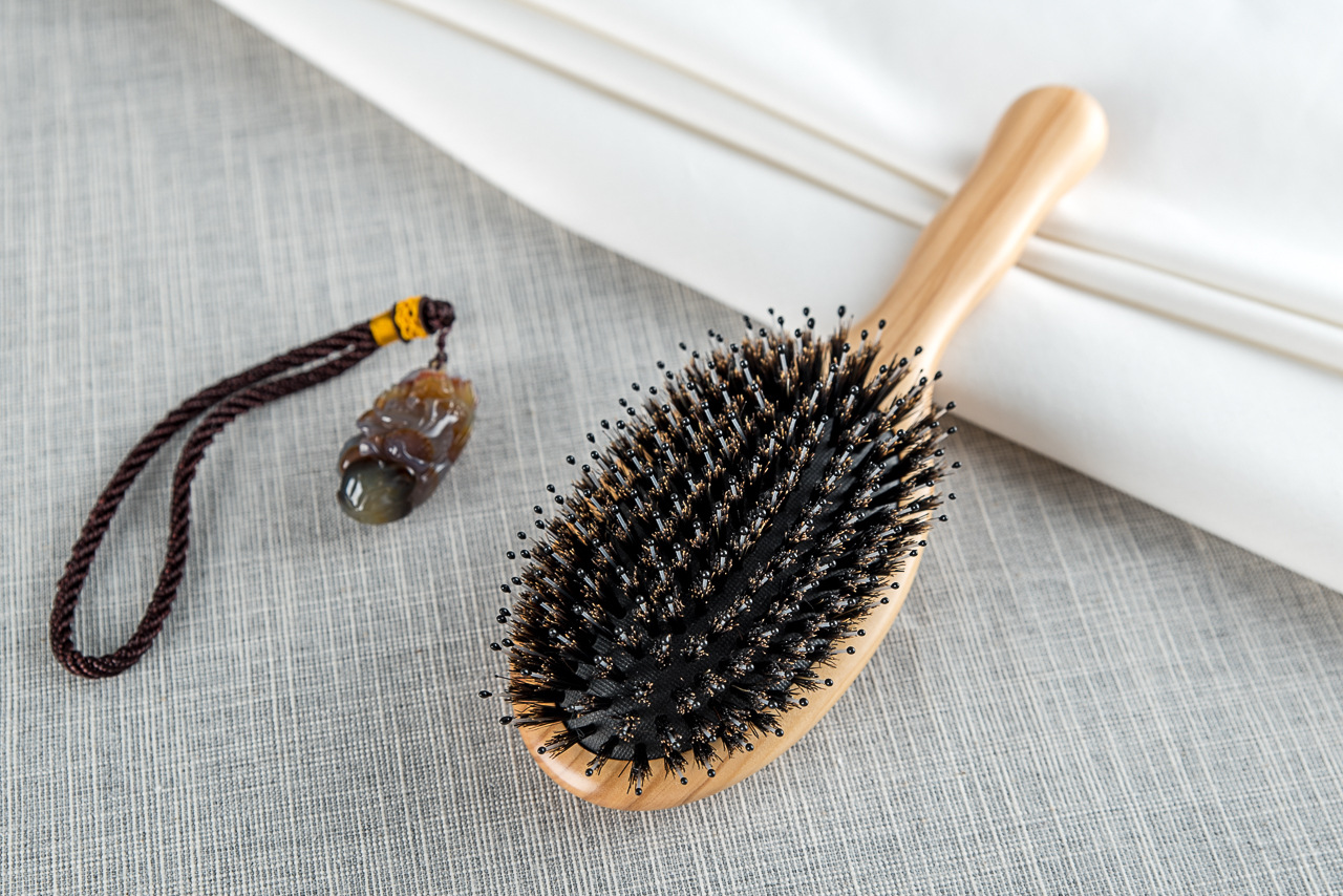 Italian Olive Wood Pig Mane Airbag Air Cushion Massage Scalp Meridian Home Anti Static Non Knotting Hairdressing Comb (4)