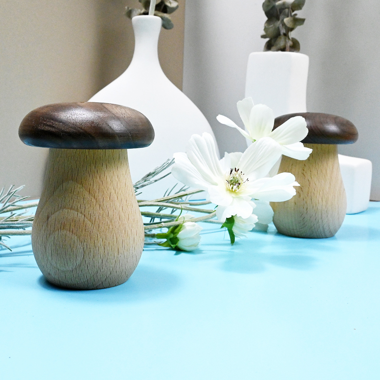 Solid Wood Mushroom Toothpick Jar Black Walnut Wood Practical Cute Toothpick Holder Beech Wood Hotel Log Toothpick Box Create High-End Toothpick Bucket (2)