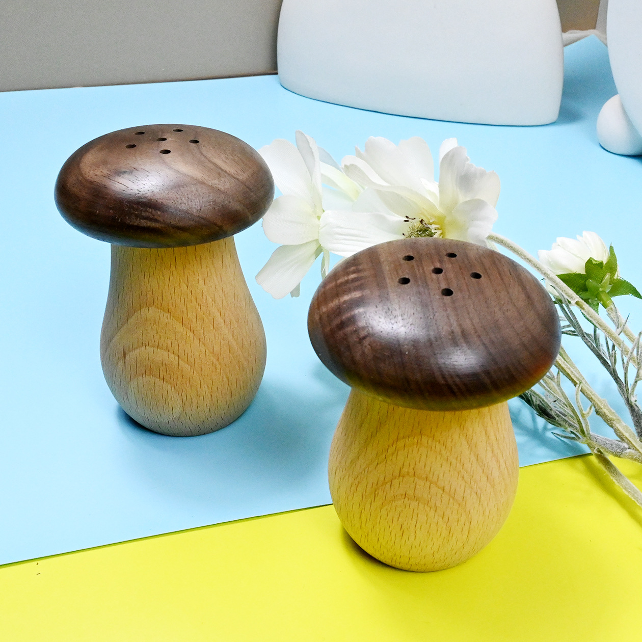 Solid Wood Mushroom Toothpick Jar Black Walnut Wood Practical Cute Toothpick Holder Beech Wood Hotel Log Toothpick Box Create High-End Toothpick Bucket (3)