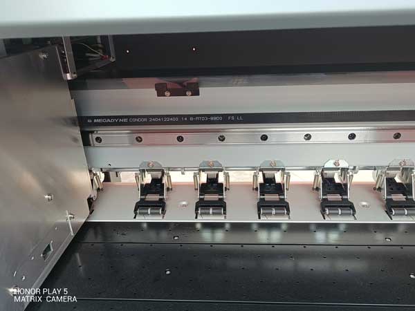 Widened-pinch-rollers-of-large-canvas-printer