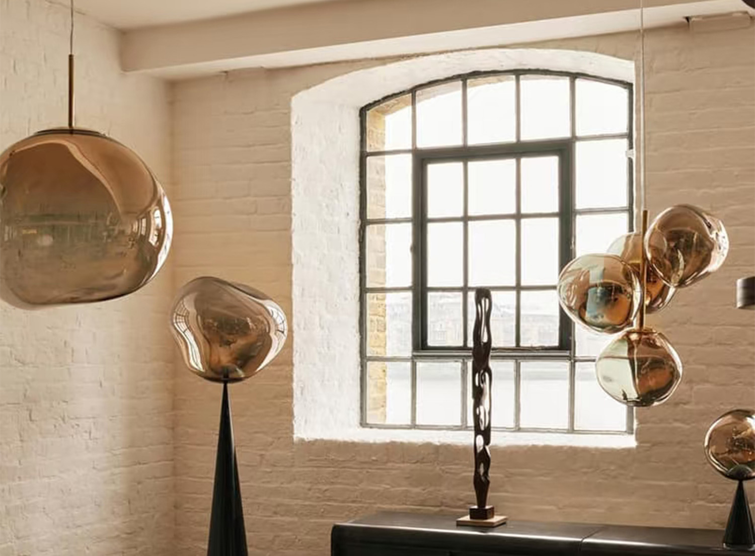 New Trends in Lamps at the Milan Exhibition: Focus on the Changing Atmosphere and Multifunctional Design
