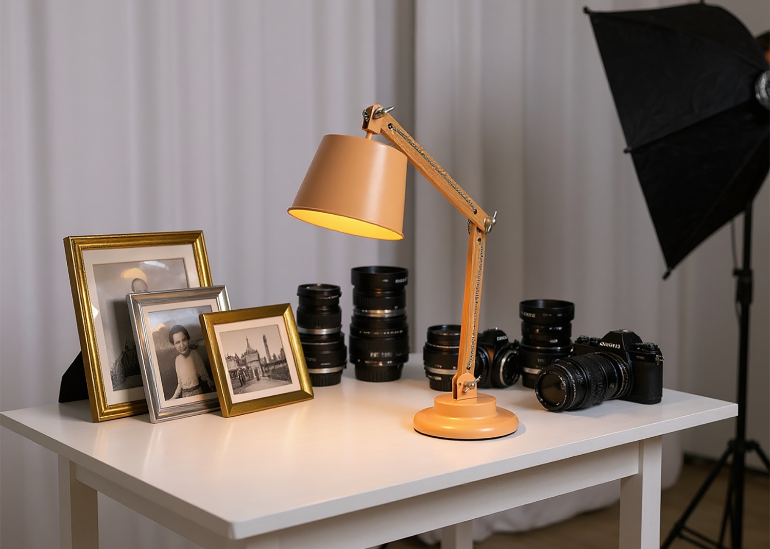 high-humidity table light