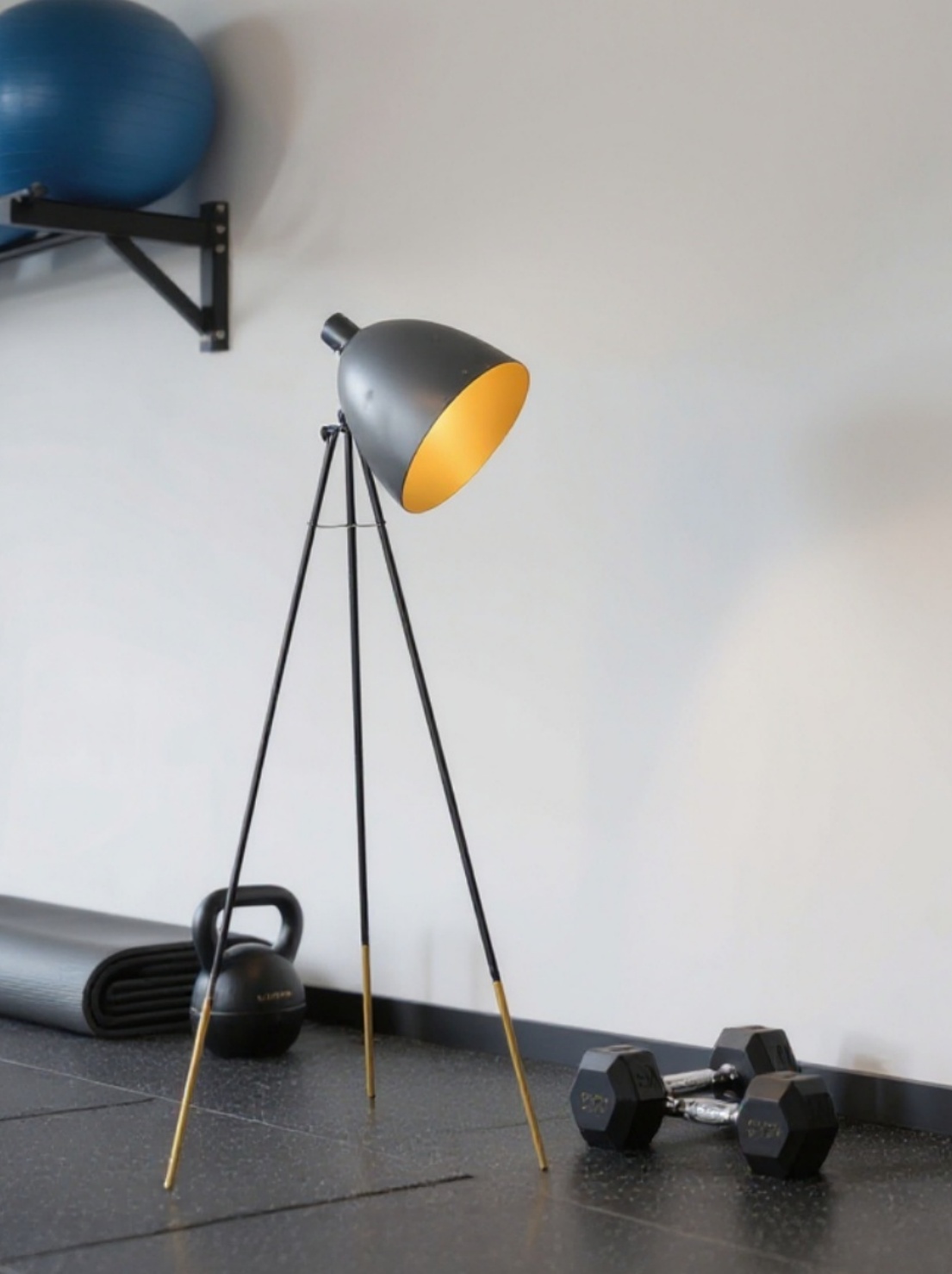 cafe communal table lighting