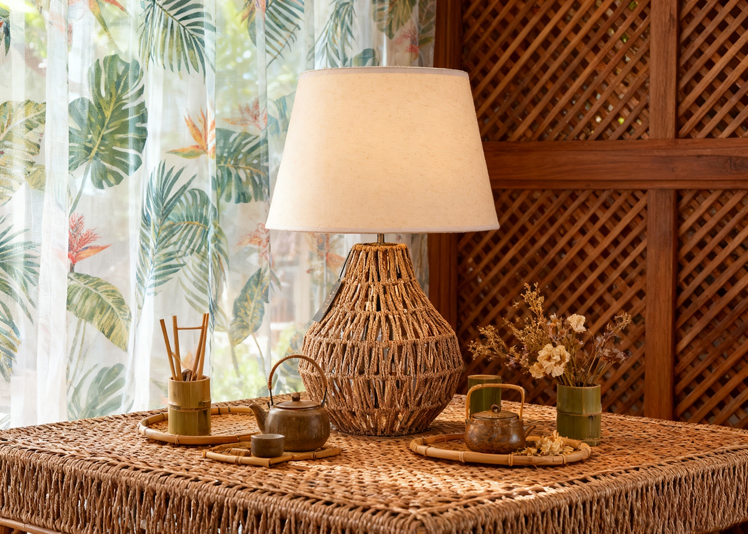 rustic-style woven table lamp