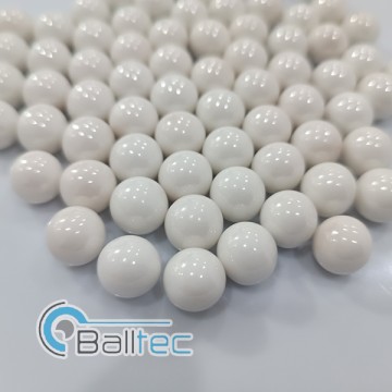 工业陶瓷氧化锆陶瓷球和硅酸锆珠研磨介质