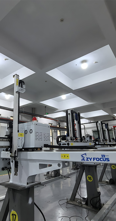 Customized solutions for 5-axis dual-arm single-intercept robots