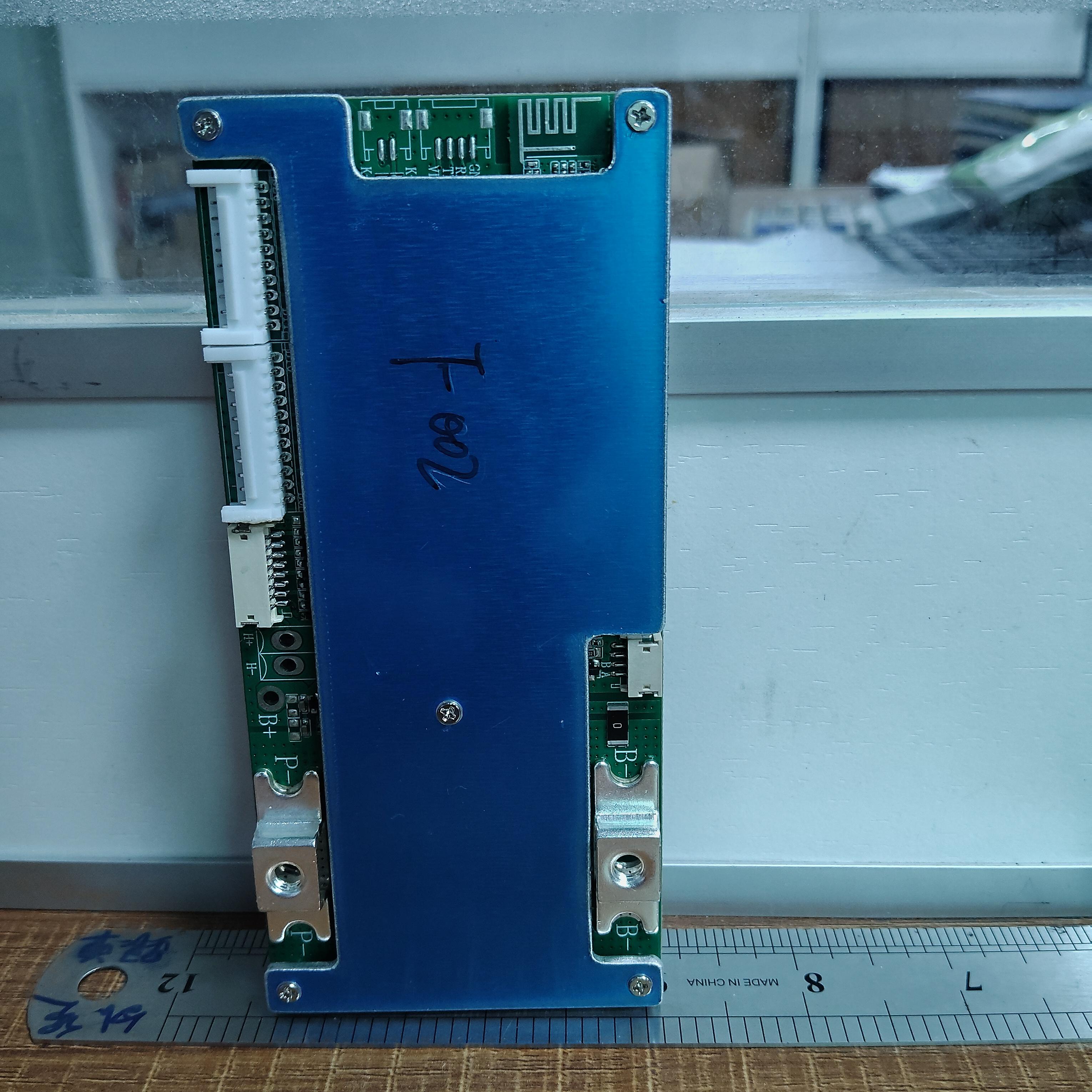 Système de gestion de batterie intelligent XJ-F002 : Protection de batterie de qualité industrielle pour véhicules électriques, AGV, systèmes de stockage d'énergie et mobilité