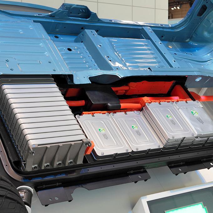 Sécurité des batteries des véhicules électriques : comment le système de gestion de batterie (BMS) réduit les risques sur le marché en pleine expansion des véhicules à énergies nouvelles.