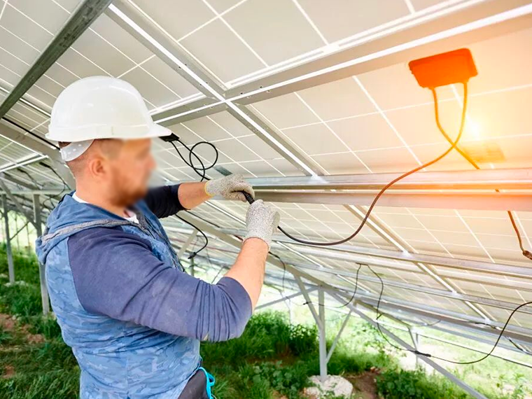 How Solar Extension Cables Improve PV System Connectivity?