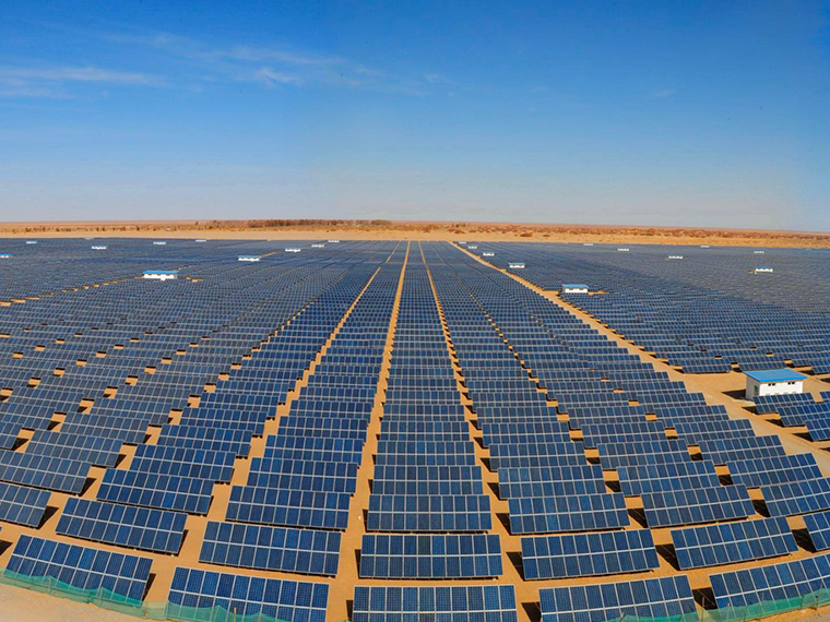 US Solar Industry Navigates Policy Shifts and Growth Challenges