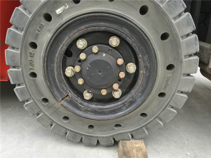 Forklift Solid Tires with Holes (2)