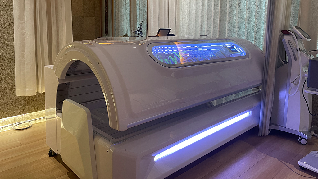 Stand-Up vs Lay-Down Tanning Beds: Which One Is Better for Faster, Even Results?