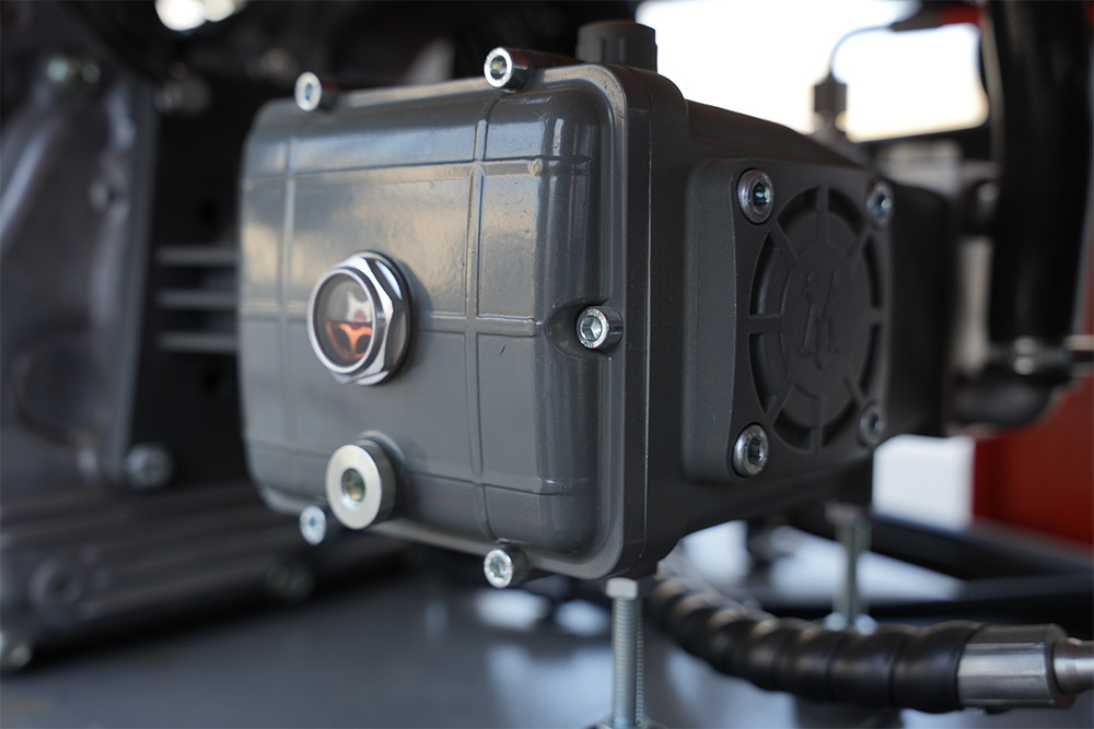 70L stainless steel water tank on sewer jetter with dual filtration system.jpg