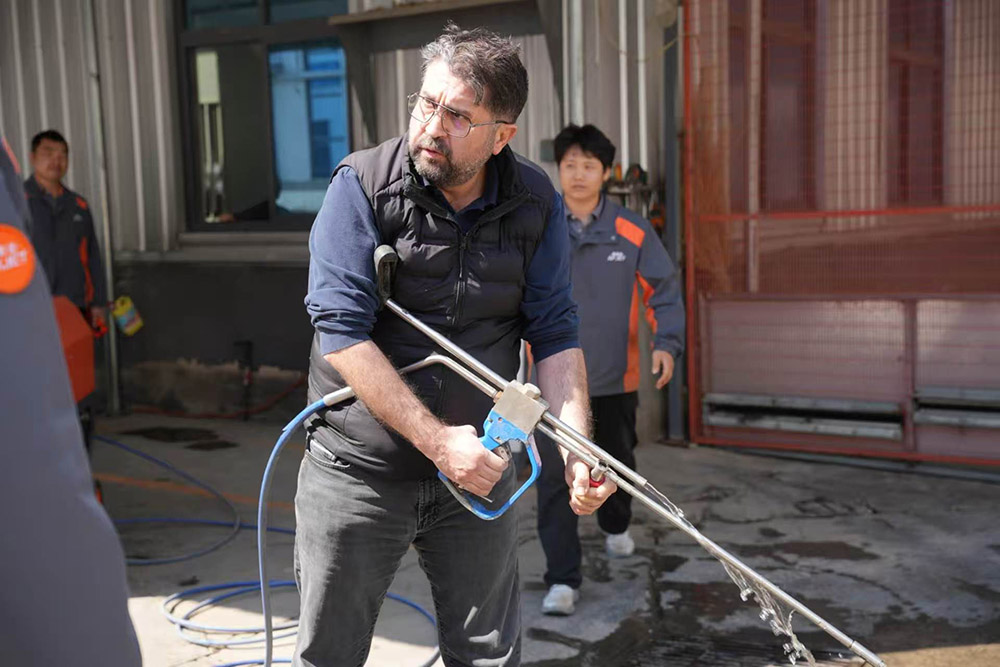 Custom industrial hot water pressure washer with multi tank cleaning system design.jpg
