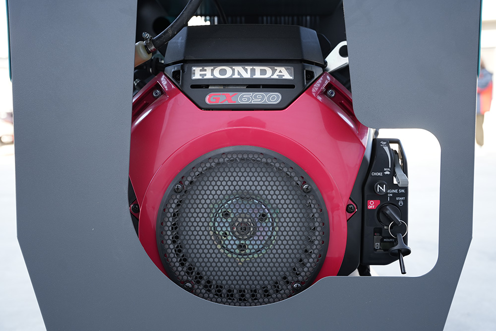 Moteur à essence Honda commercial pour machine de débouchage de canalisations.JPG