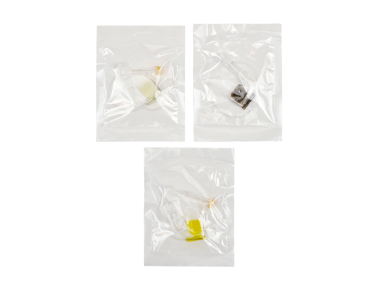 Huber needle with extension set 02.jpg