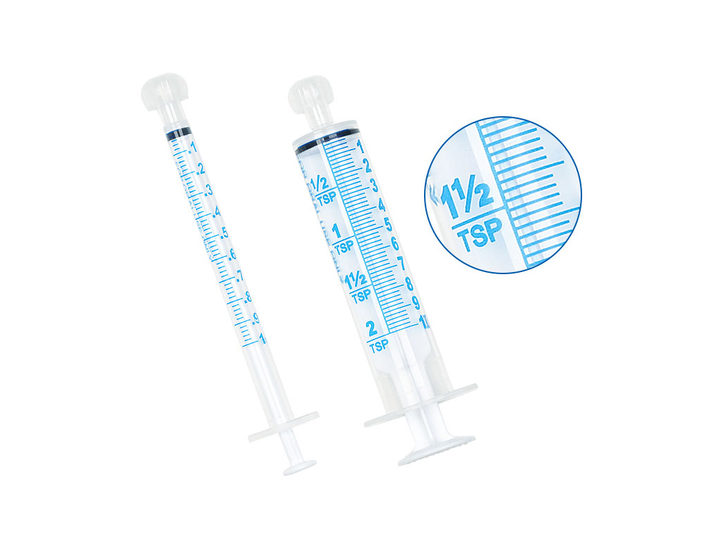 Oral syringe 02.jpeg