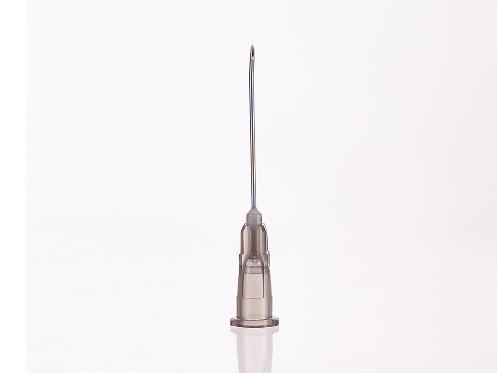 Straight huber needle with luer lock hub