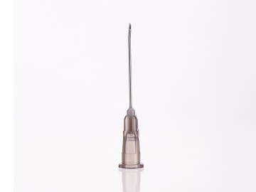 Straight huber needle with luer lock hub