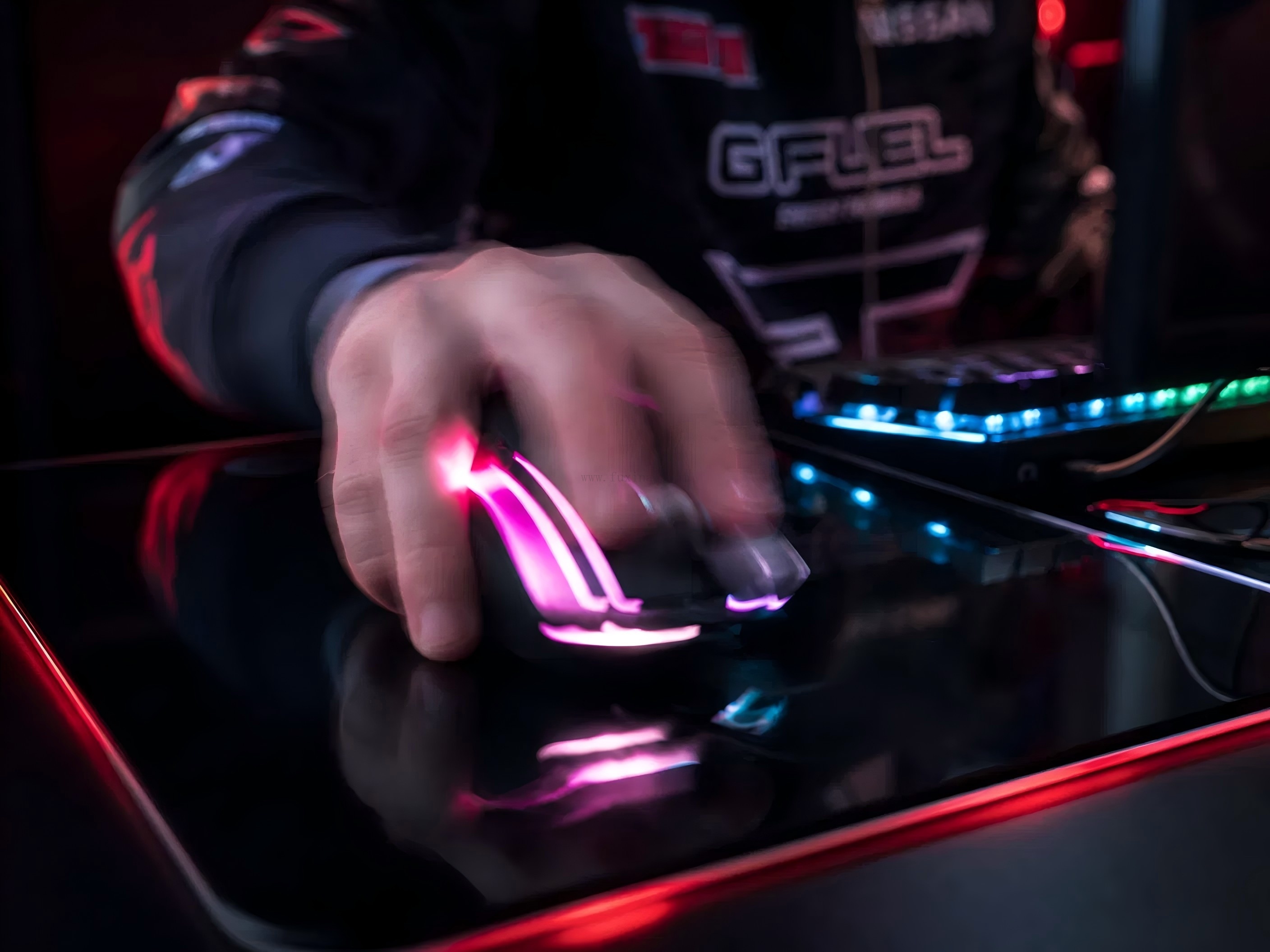 glass mouse pad 1.jpg