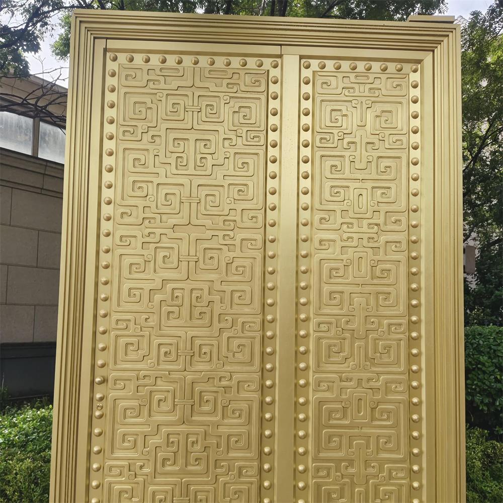 Custom-made courtyard gate with bronze taotie patterns