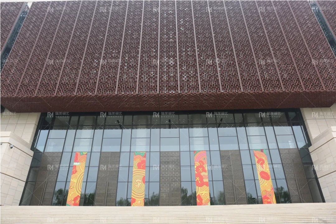 China Museum of Art and Crafts China Museum of Non-Heritage Ultra-high Glass Copper Door Containing Mysteries, Ruimao Copper Art Dedicated to China's Outstanding Traditional Culture with Awe2.jpg