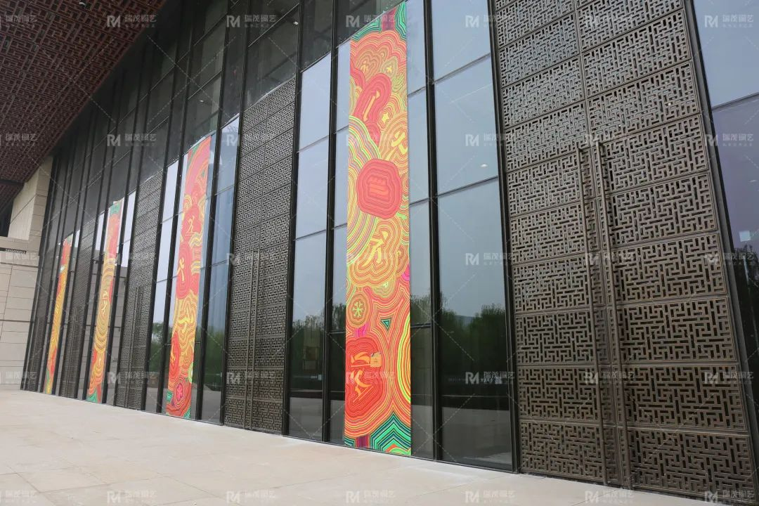 China Museum of Art and Crafts China Museum of Non-Heritage Ultra-high Glass Copper Door Containing Mysteries, Ruimao Copper Art Dedicated to China's Outstanding Traditional Culture with Awe4.jpg