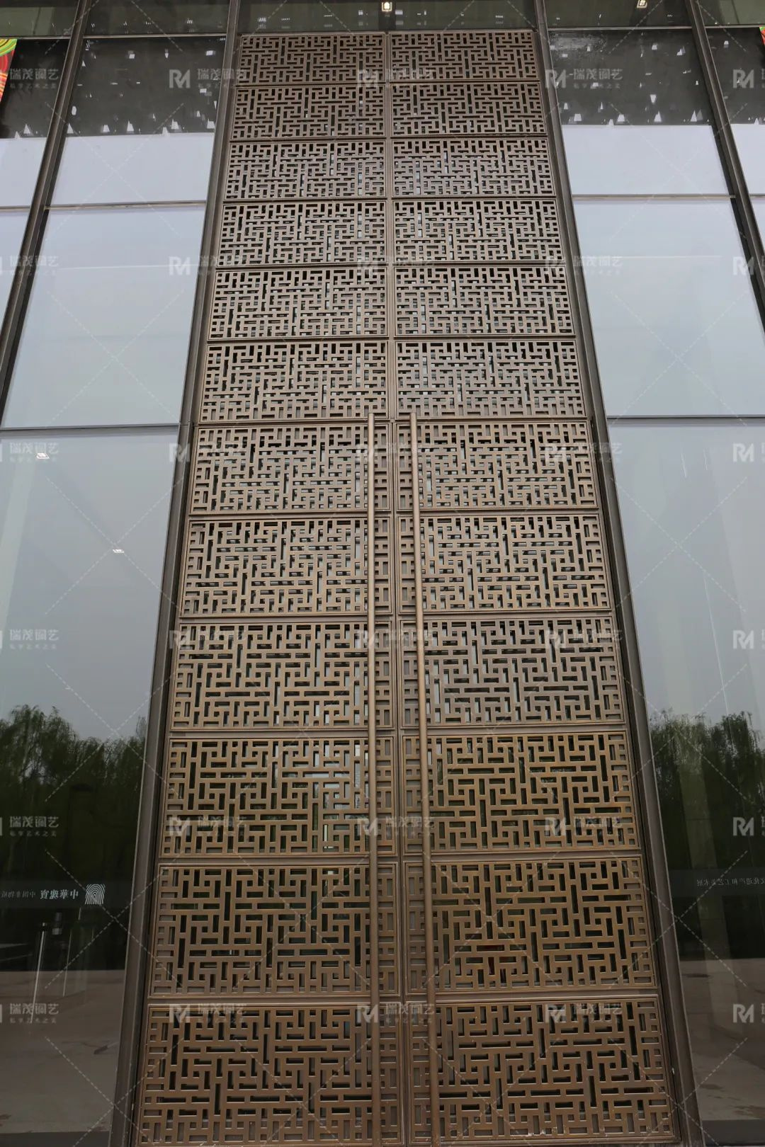 China Museum of Art and Crafts China Museum of Non-Heritage Ultra-high Glass Copper Door Containing Mysteries, Ruimao Copper Art Dedicated to China's Outstanding Traditional Culture with Awe5.jpg