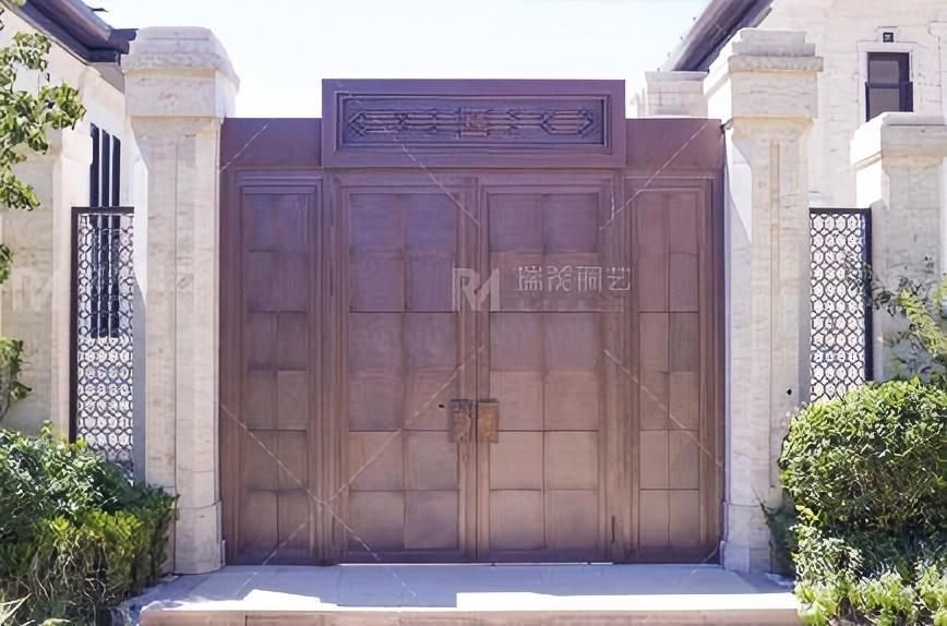 Nine Chapters Villa Artisan Copper Courtyard Gate detail (3).jpg