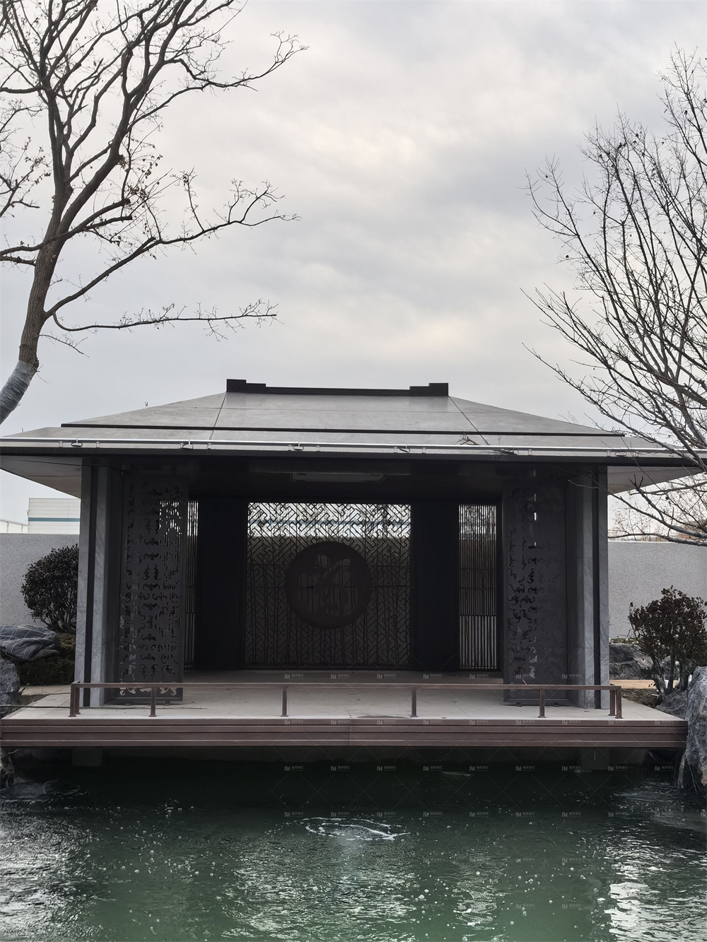 唐山海敏达物流公司院大门铜门铜装饰3.jpg