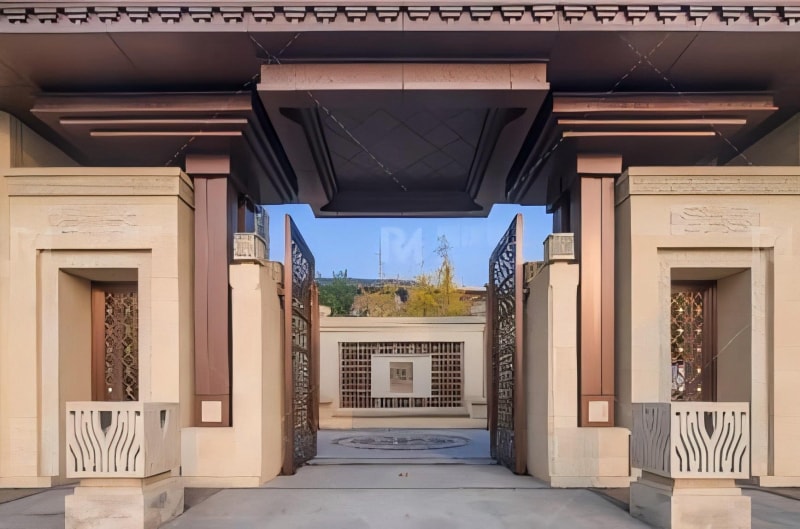 Xian Ziyingtai Artisan Copper Courtyard Gate detail (3).jpg