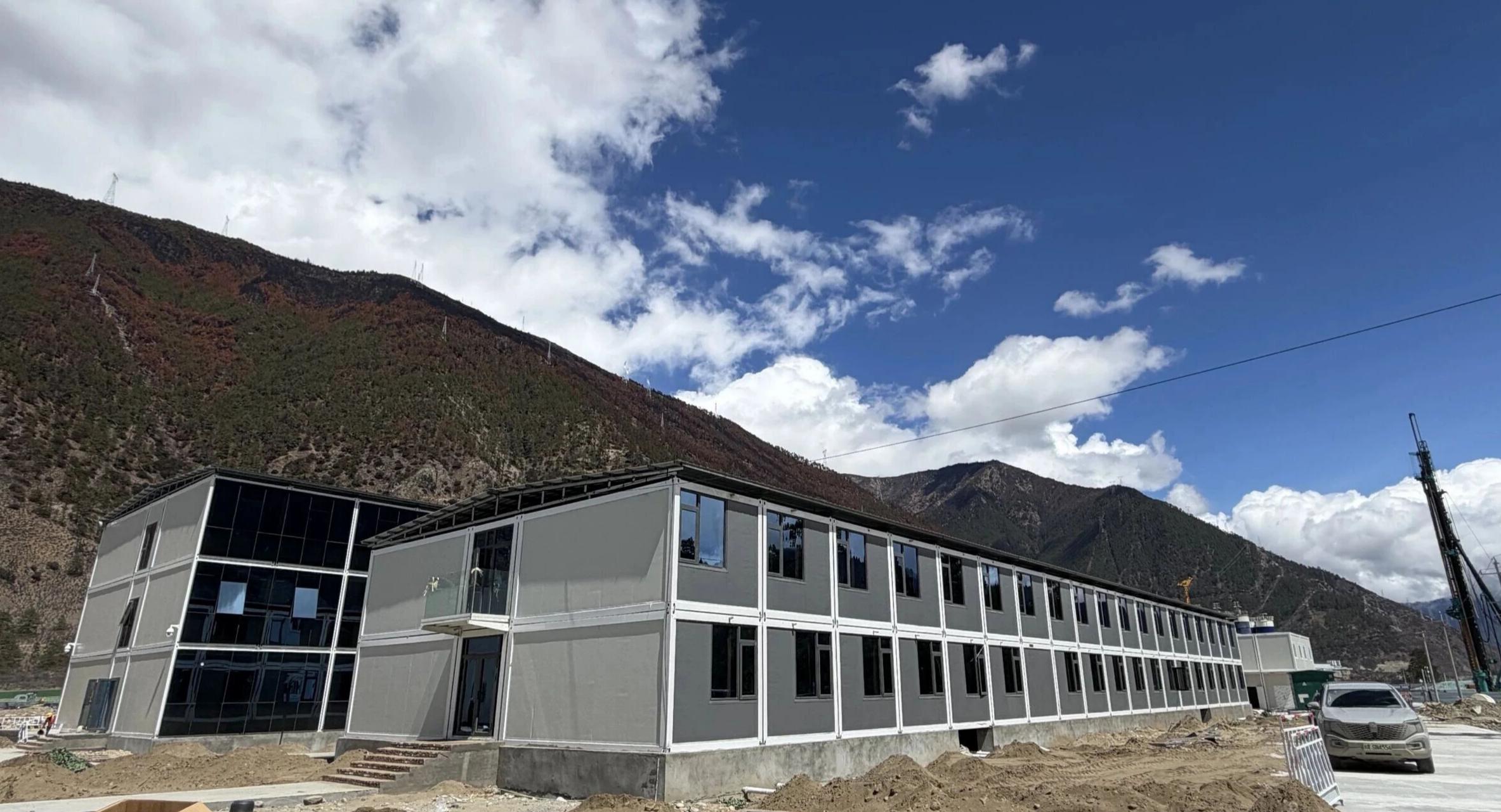Bureaux modulaires pour terrains difficiles : la solution ZHONGHUI pour des espaces de travail modernes