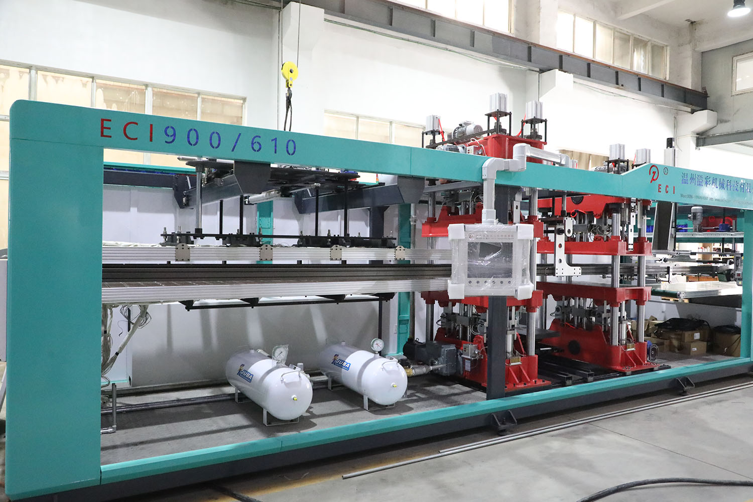 Three-station thermoforming machine: Ushering in a new era of intelligent plastic manufacturing