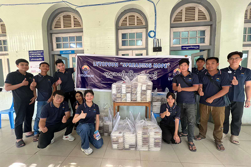 Charity Event Delivers 2,000 Lunch Boxes to Those in Need
