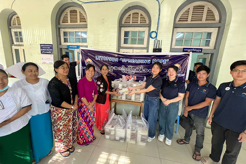 Charity Event Delivers 2,000 Lunch Boxes to Those in Need