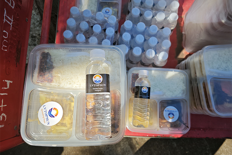 Charity Event Delivers 2,000 Lunch Boxes to Those in Need
