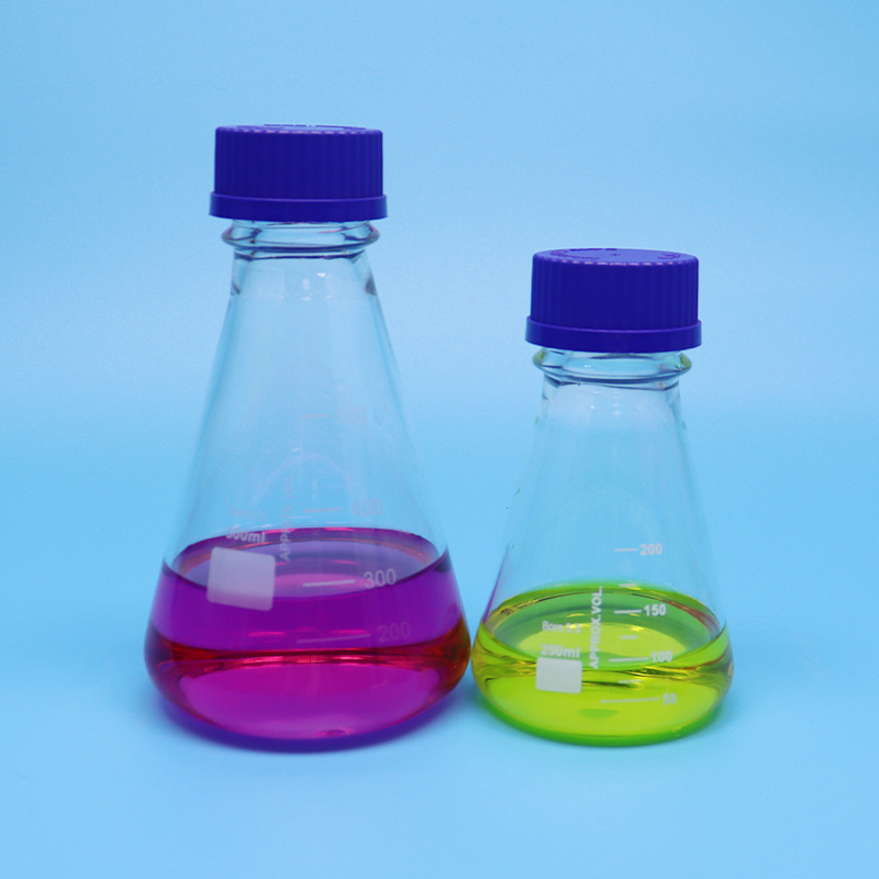 Triangular Flask with Screw Cap02
