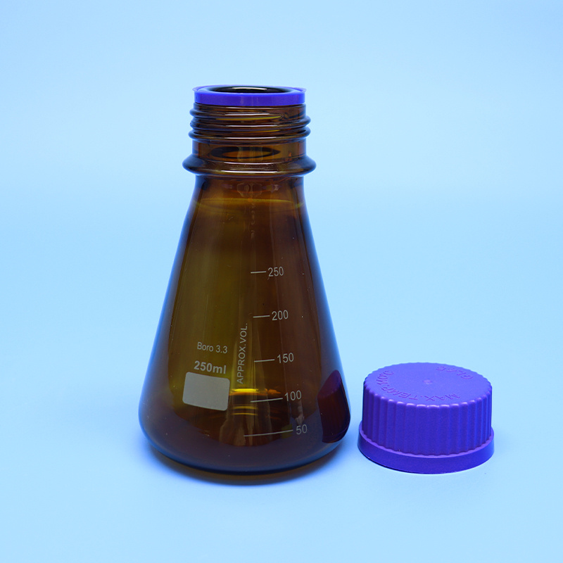 Triangular Flask with Screw Cap03