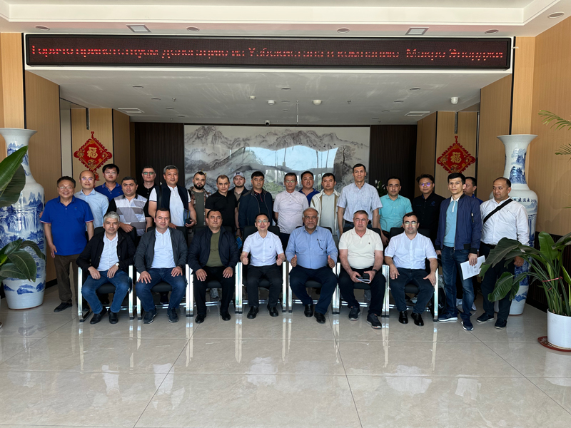 Warmly congratulates the delegation of the government of Uzbekistan for visiting our company to investigate and investigate the successful completion of the lng/cng natural gas comprehensive utilizati