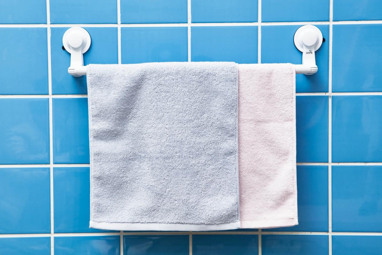 Razones de los Olores en las Toallas de Rostro de Habitación y Soluciones