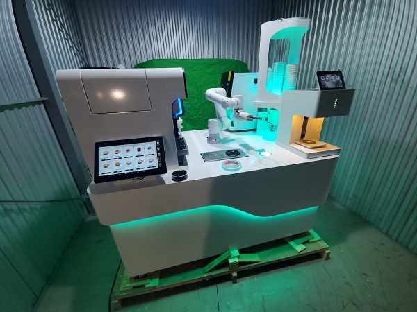 ANNO AI Latte Art Coffee Robot Joins Dubai, Chinese Manufacturing L...