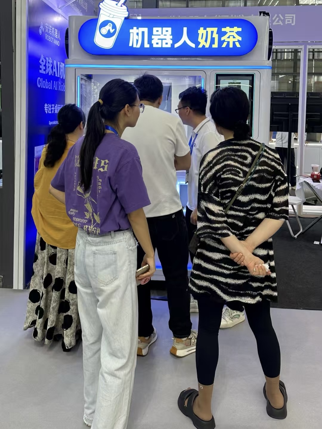 Anno Robot AI Bubble Tea Machine