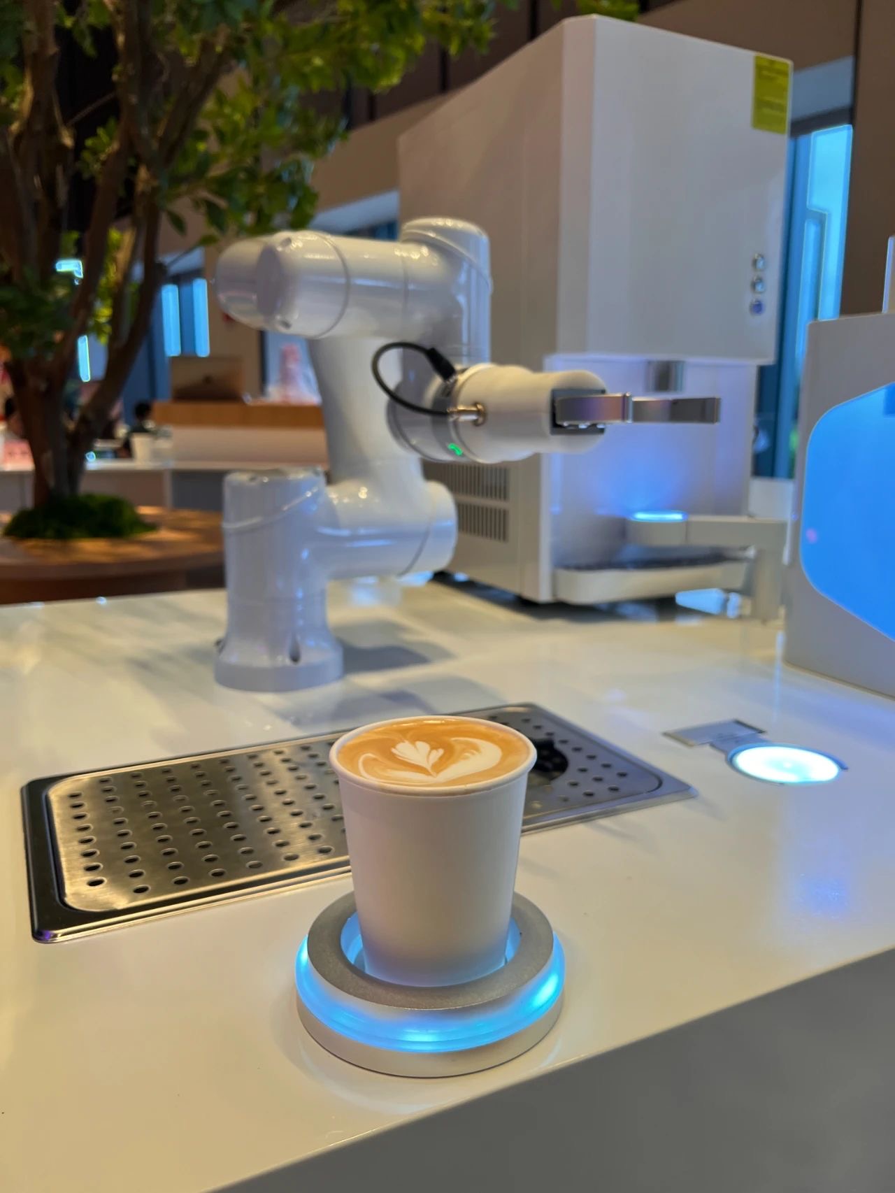 anno coffee robot.jpg