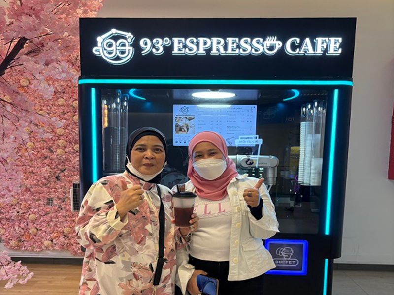 Anno Robot Coffee Kiosk in Philippines