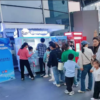 China's toonaangevende innovator op het gebied van AI-koffiemachines: Anno Robot leidt de revolutie in slimme drankjes, gesteund door CCTV.