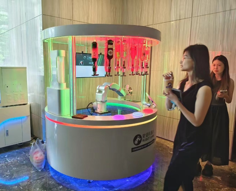 AI Robots in shenzhen1.jpg