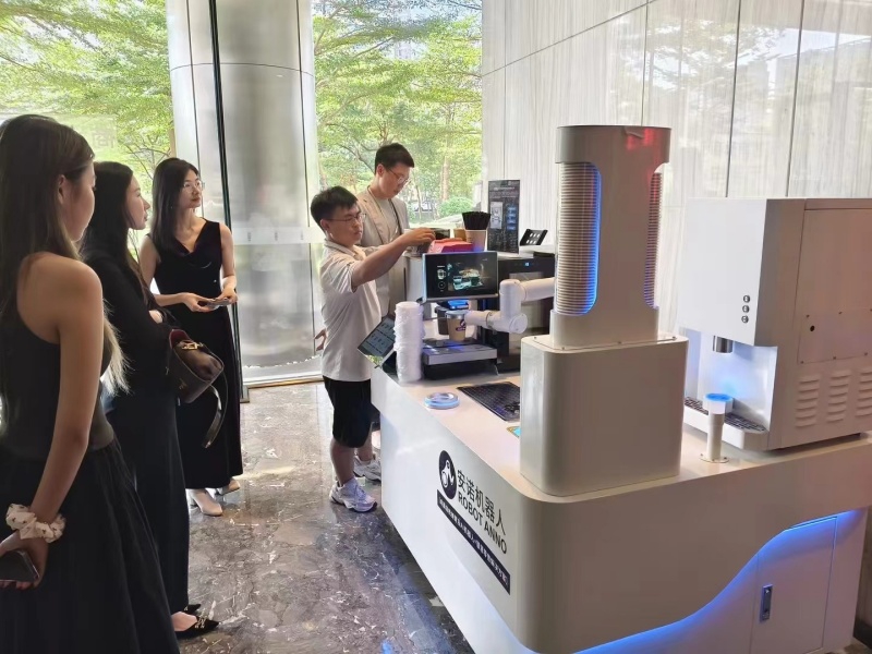 AI Robots in shenzhen2.jpg