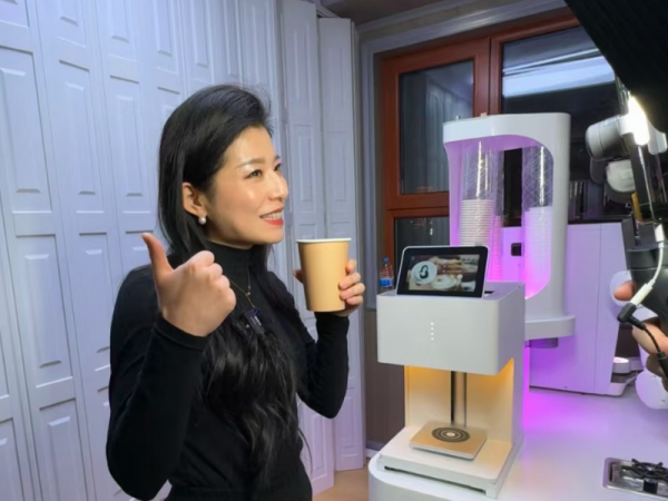 Anno's AI Coffee Printing Robot at China's 14th Yichun Ice Festival