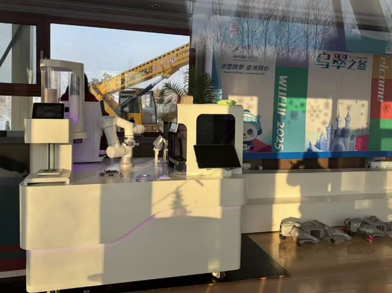 Coffee Robot at Yichun1.jpg