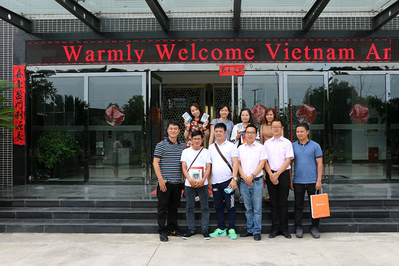 Sinyiml Company Welcomes Vietnamese Feed Industry Friends for Visit and Inspection